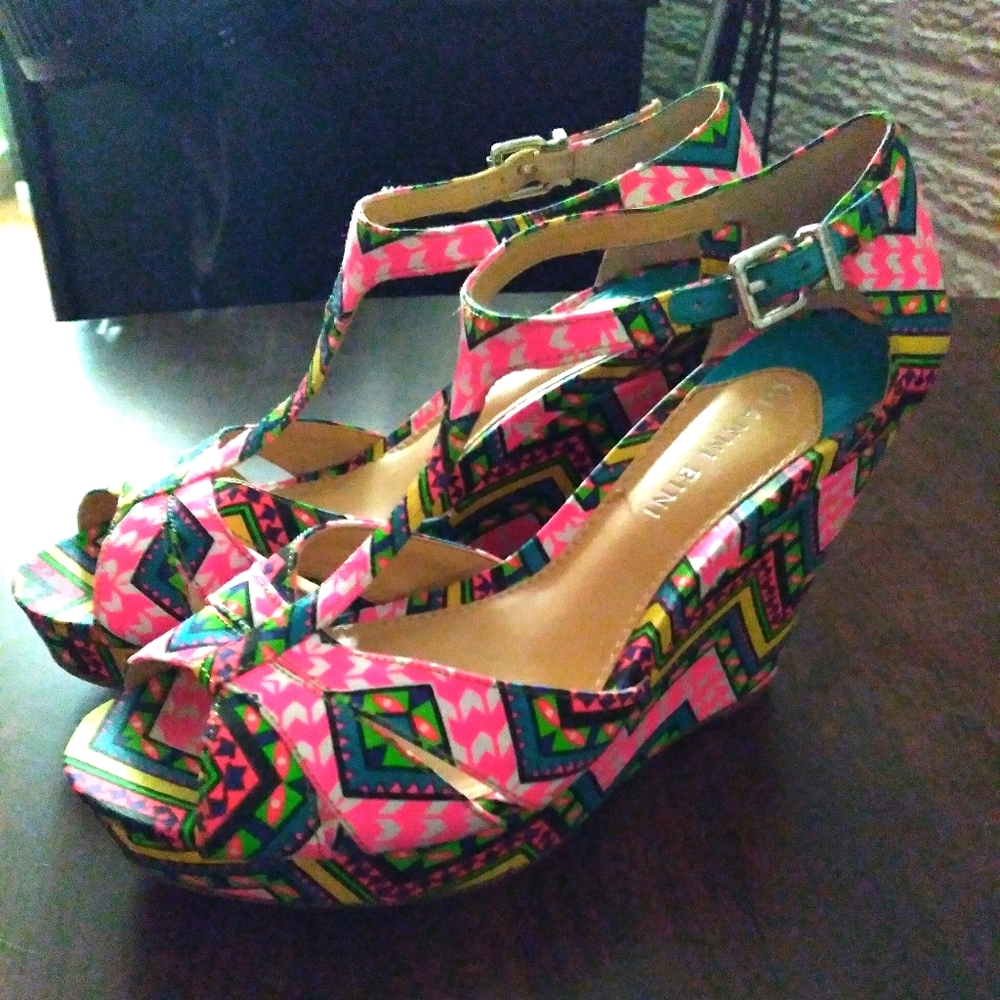 Gianni Bini Peep toe heels 7.5